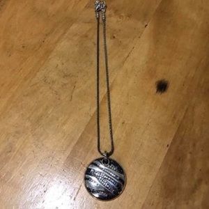 Reversible pendant necklace